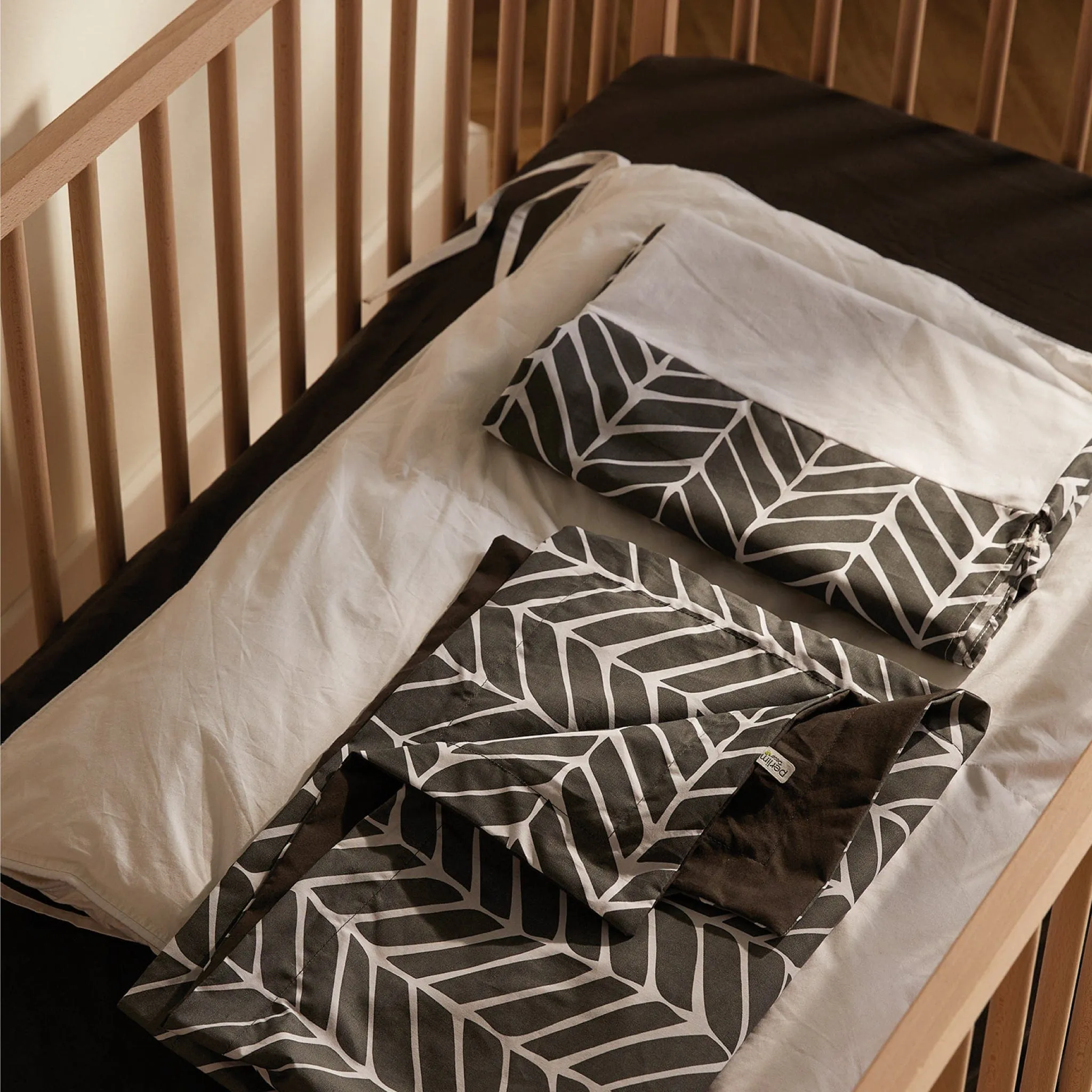 4 pieces crib set - Chevron