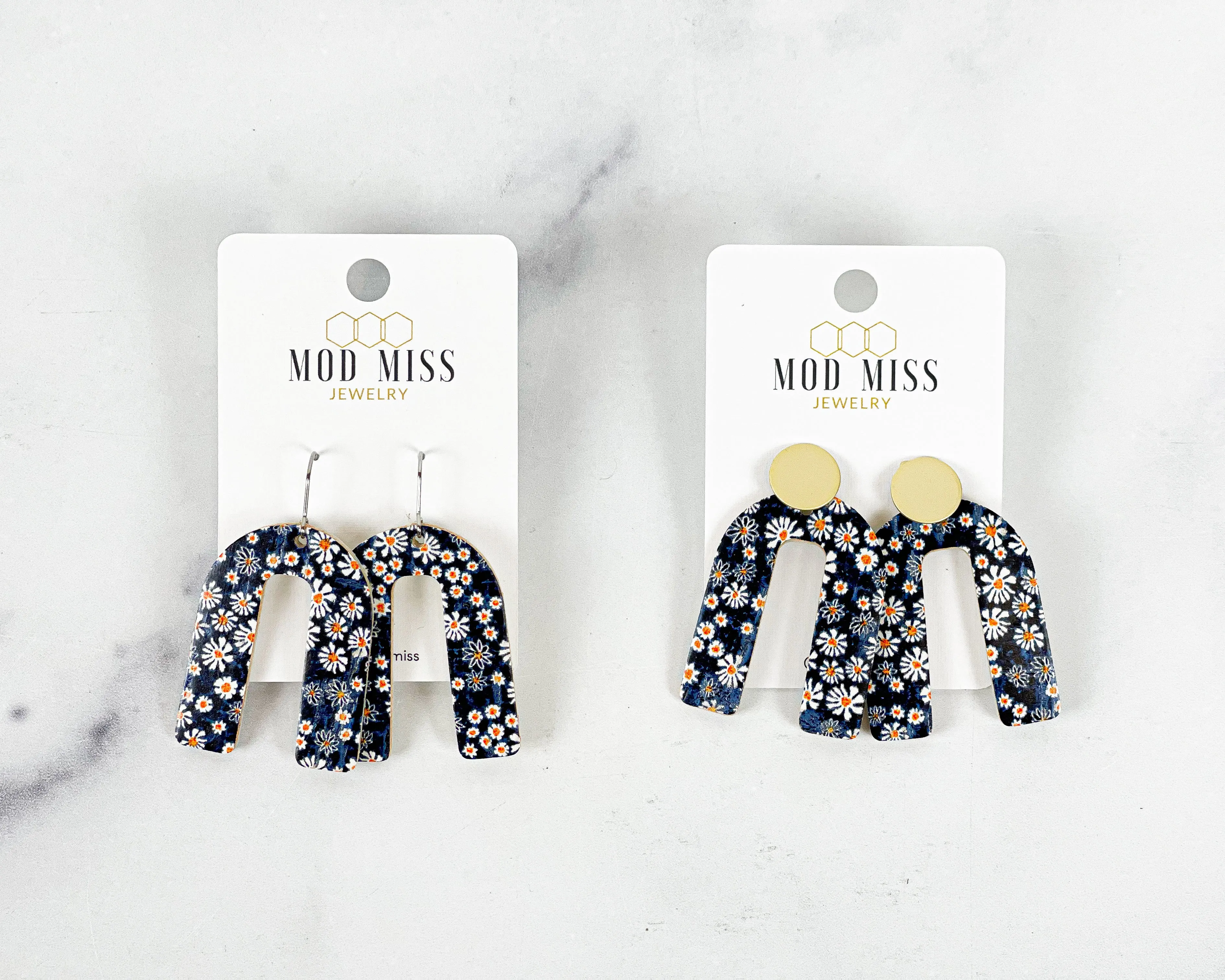 Cork Leather Arch Earring Navy Daisy