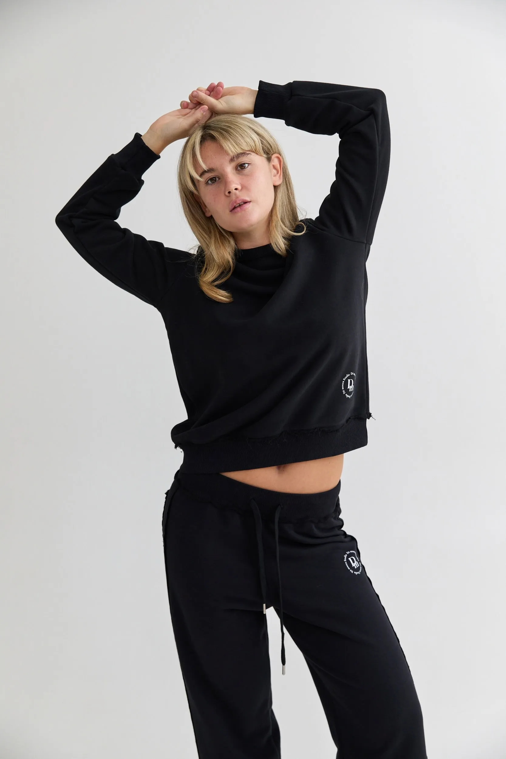 The Pullover - black