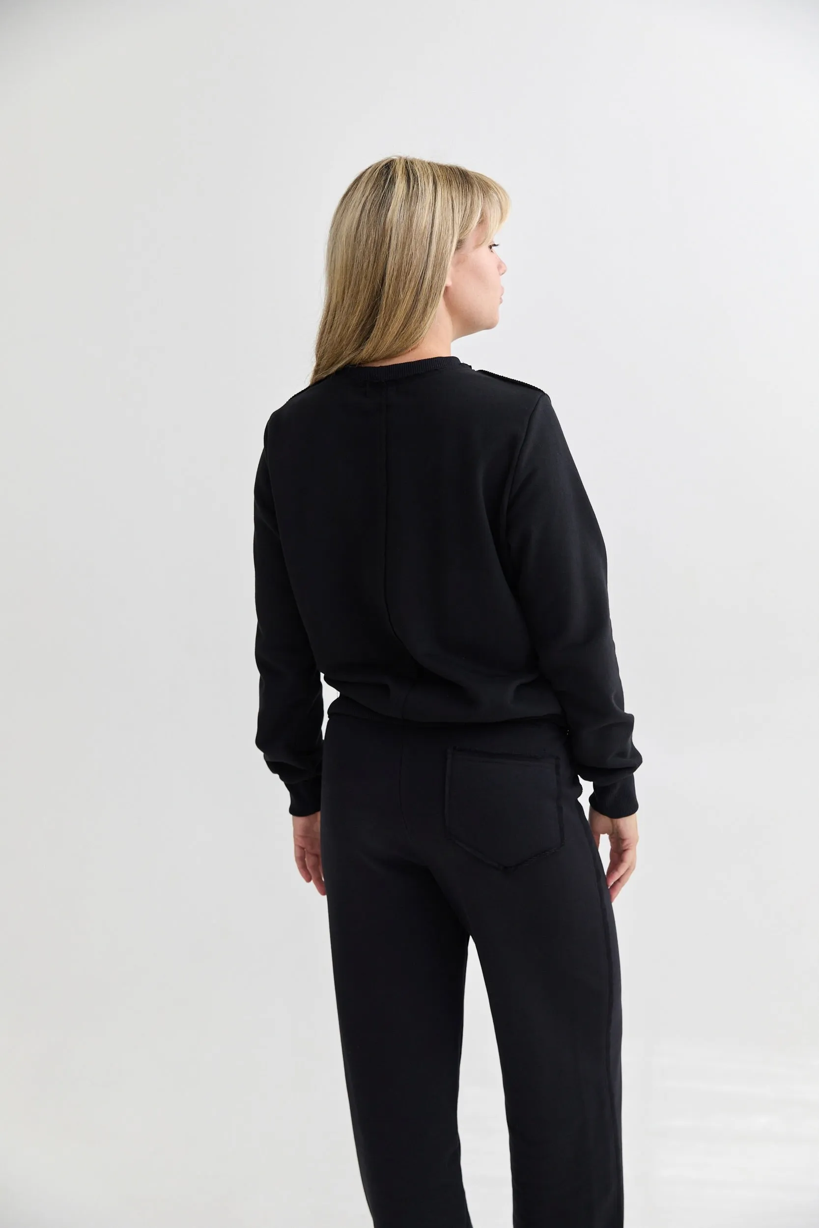 The Pullover - black