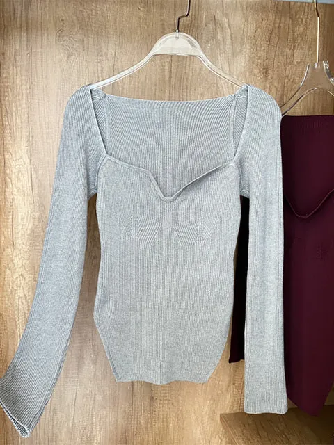 Woman's Long Sleeve Knitted Pullover